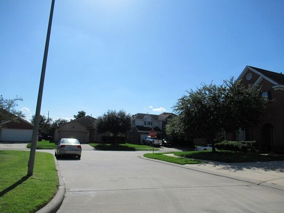 4th image of 1303 Farhills Ct