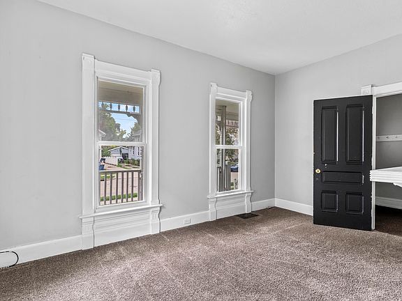 3rd image of 685 Franklin St