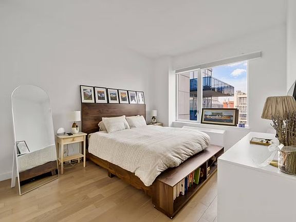 4th image of 22 N 6th St #Penthouse 3a