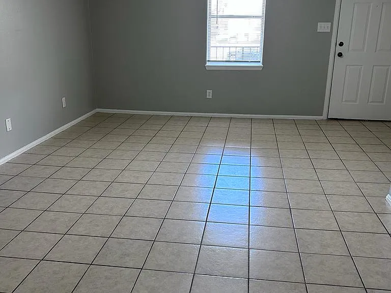 2302 W Elisa Ln #10 — Photo 6