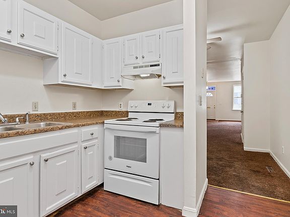 4th image of 1188 Bailey St