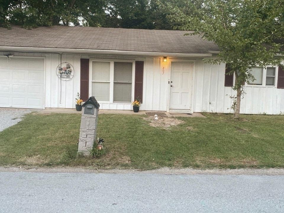 1st image of 207 S Friedline Dr