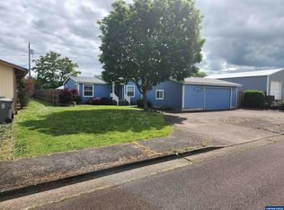 1050 W Maple St, Lebanon, OR 97355