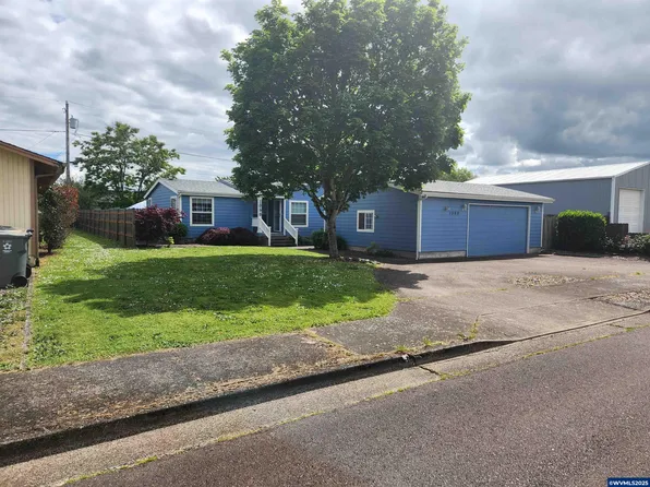 1050 W Maple St, Lebanon, OR 97355