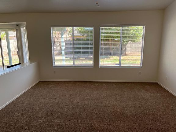 4th image of 1346 E Cactus Bloom Way