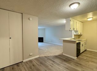 377 Mandarin Dr APT 305, Daly City, CA 94015