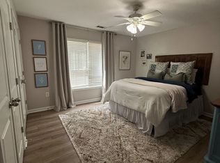 1035 Barnett Shoals Rd APT 710, Athens, GA 30605