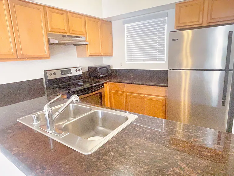 1065 W 1st St #204 — Photo 3