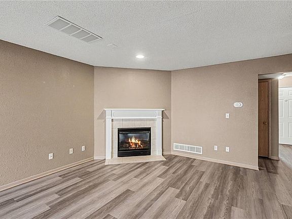 5th image of 1412 SE Lexington Ave