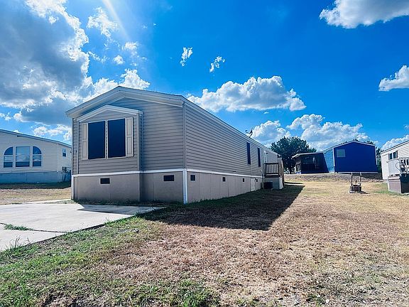 2nd image of 141 Coventry Cove Dr