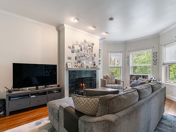 5th image of 4007 N Kenmore Ave APT 2