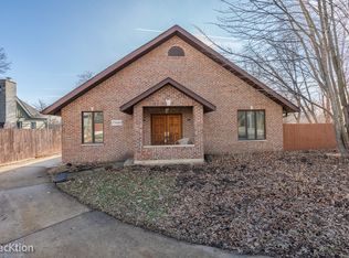 17W463 Red Oak Ave, Addison, IL 60101