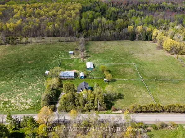 7232 Malakoff Rd, Ottawa, ON K0A 2T0
