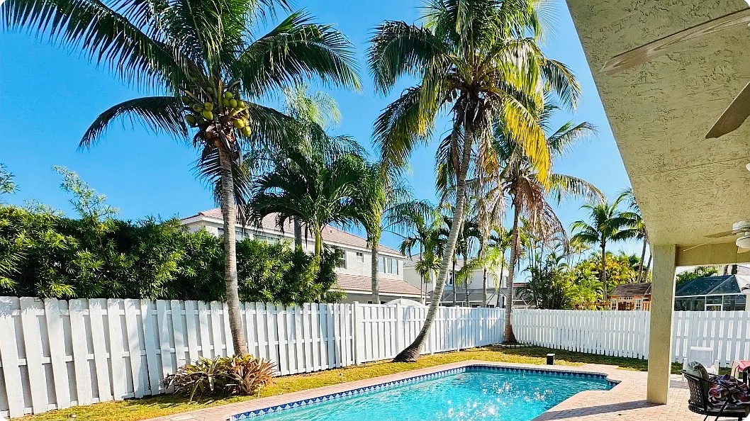 4 bed, 2.5 bath, 2119 sqft, $5,852 — Photo 4