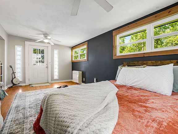 2nd image of 54 Vine St #B