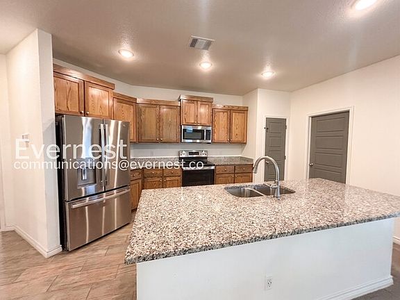 4th image of 853 Freedom Cir