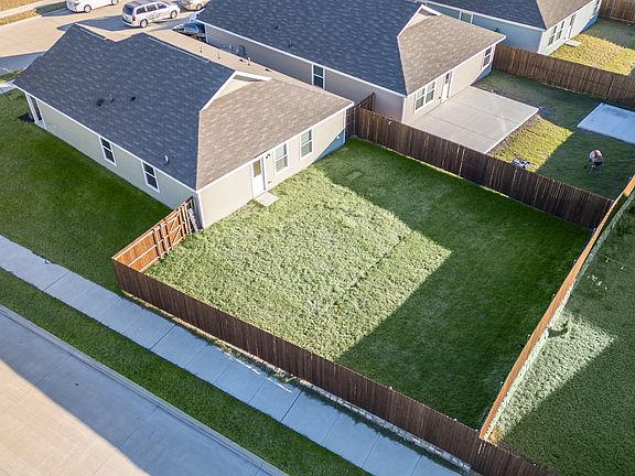 2nd image of 5402 Bristle Leaf Dr