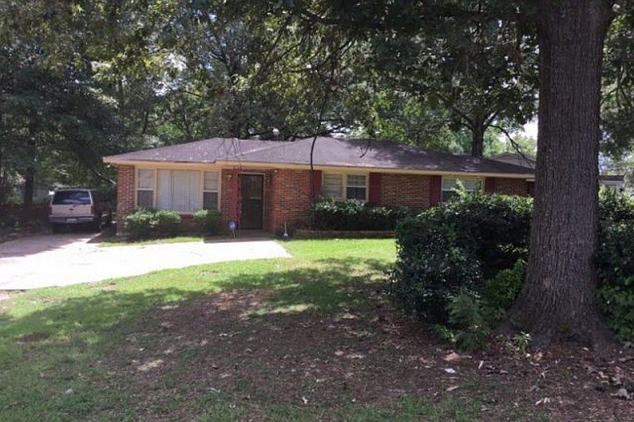 1st image of 1201 Lakewood Dr