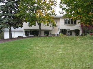 30 Top O Hill Rd, Wappingers Falls, NY 12590