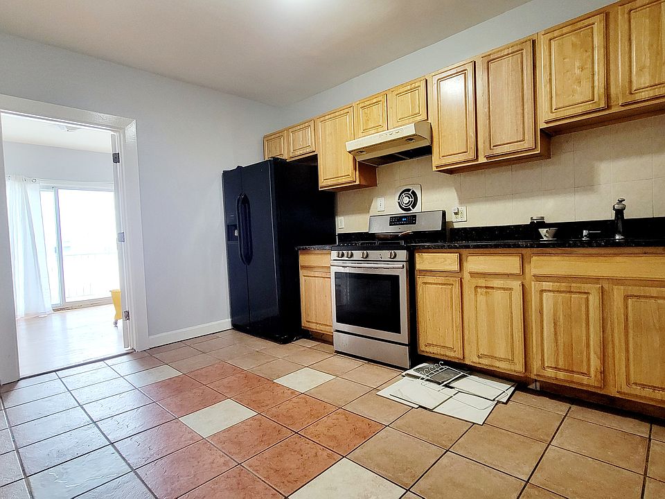 1st image of 131 W 56th St Floor 1