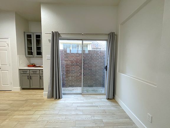 4th image of 5962 Country View Ln