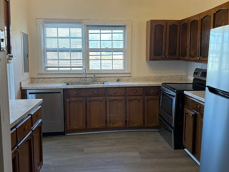 14892 Smith Dr — Photo 3
