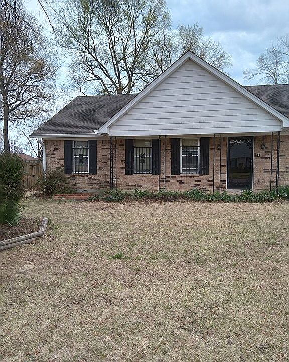 1st image of 4923 Clear Creek Dr