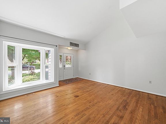 4th image of 10296 Huron Trl