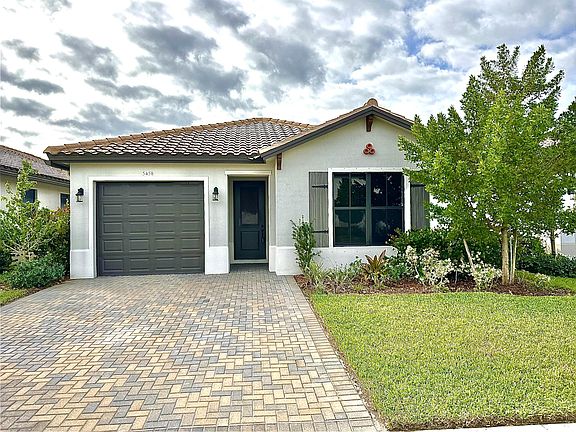 2nd image of 5458 Soria Avenue
