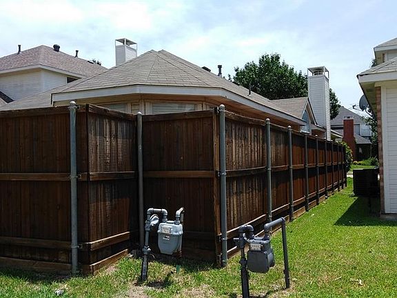 3rd image of 1336 W Branch Hollow Dr