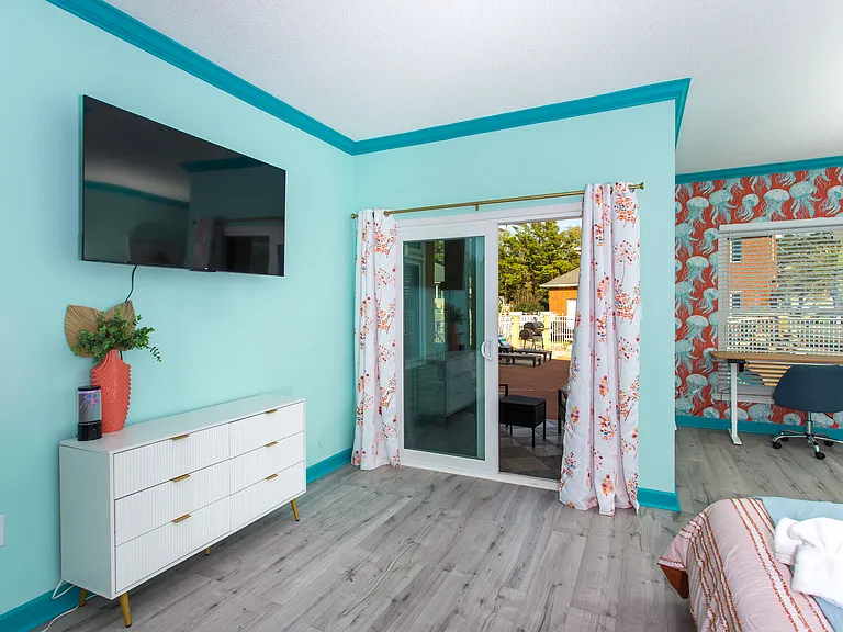 7591 N Shores Dr — Photo 31