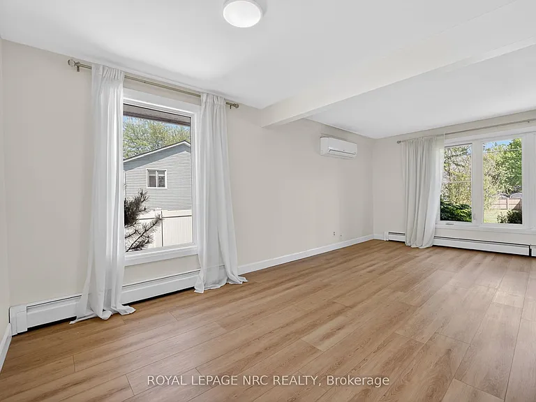 268 Henrietta St — Photo 14