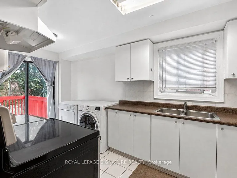 101 Pentland Cres — Photo 13