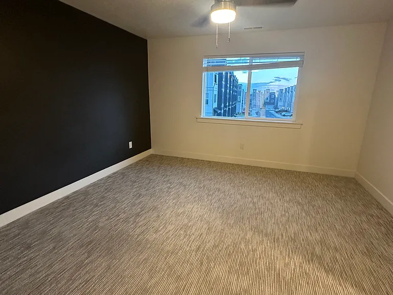 615 E 360 S — Photo 12
