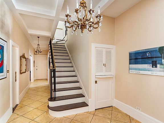 5th image of 829 Park Ave APT 2C
