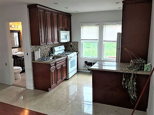 4th image of 20-31 31st St #3