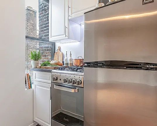 4th image of 31 Bedford St #40