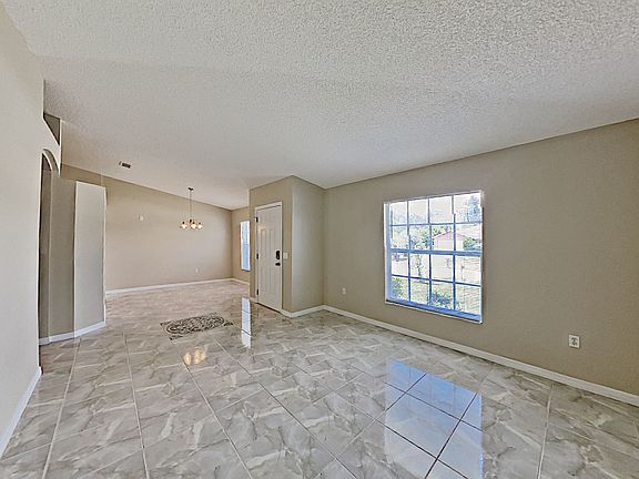 4th image of 1155 Treadway Dr