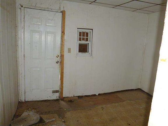 5th image of 427 E 11th St