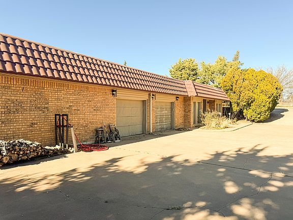 3rd image of 315 Oak Dr
