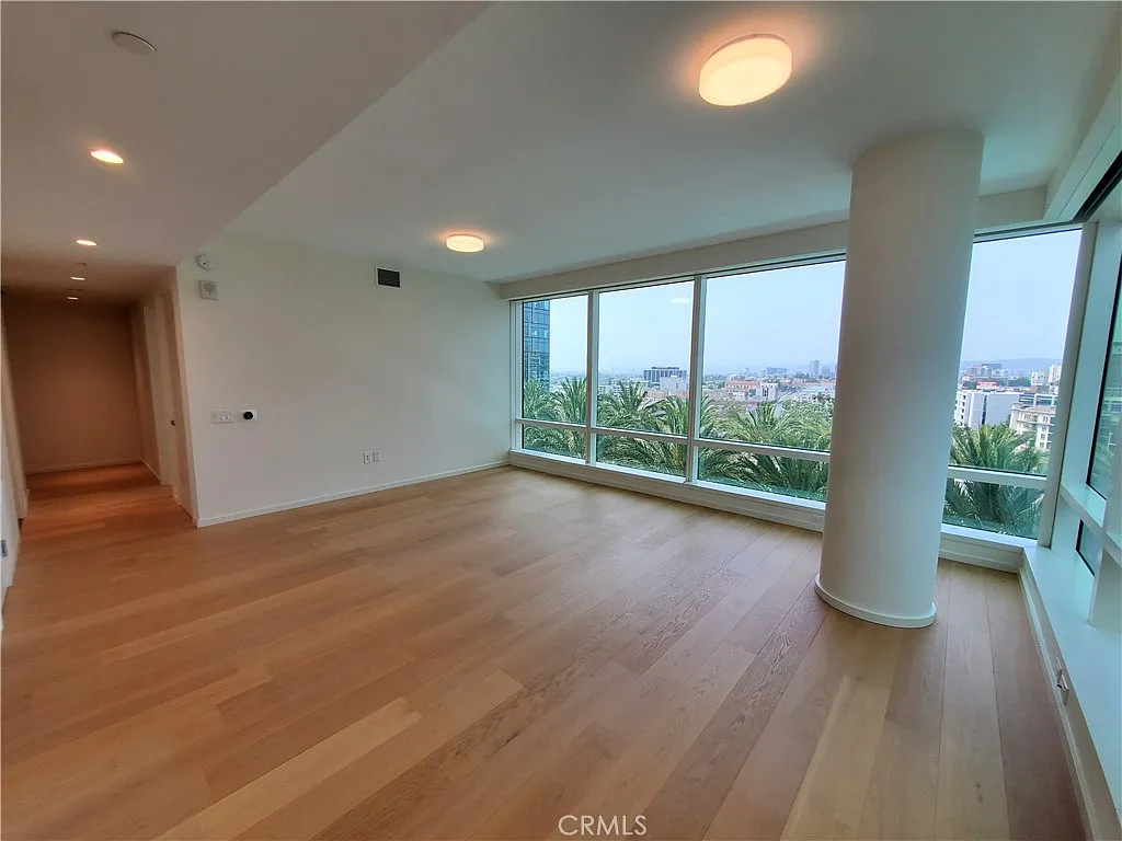Building Photo - 877 Francisco St #1202