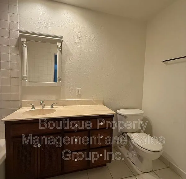 1815 N Westwood Ave #A — Photo 52