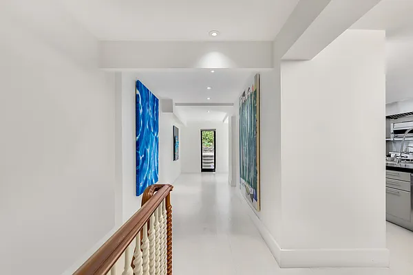 Sold by Coleman Real Estate Group | media 8