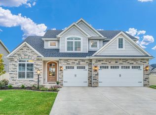 414 Lake Falls Blvd, Savoy, IL 61874