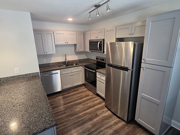 3rd image of 142 Lewallen Rd #142