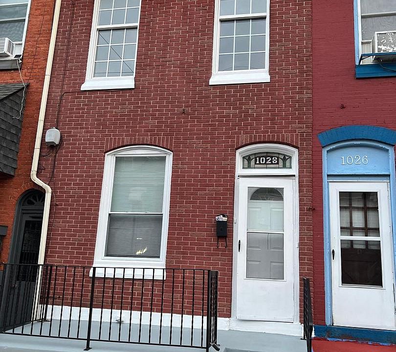 2nd image of 1028 Green St