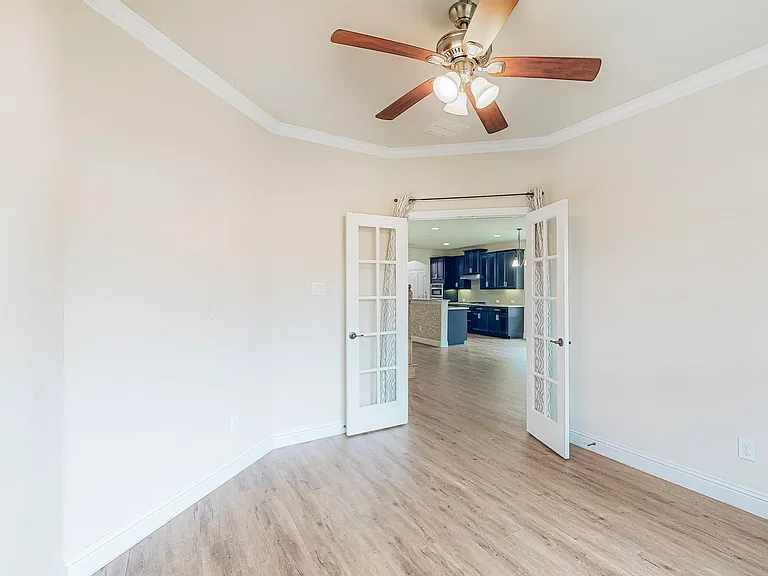 8812 Denstone Dr — Photo 32