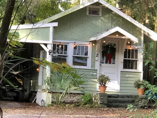 2 Alley A, Yankeetown, FL 34498