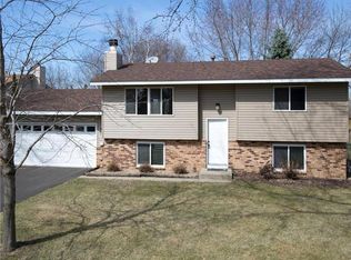 14136 Carmody Dr, Eden Prairie, MN 55347