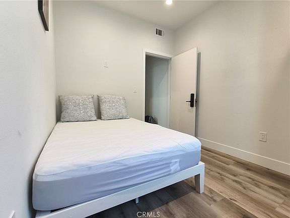 4th image of 3020 S Normandie Ave